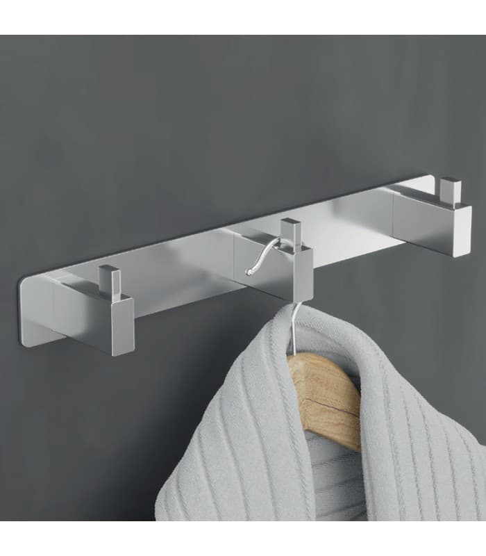 Percha triple cromo Technic